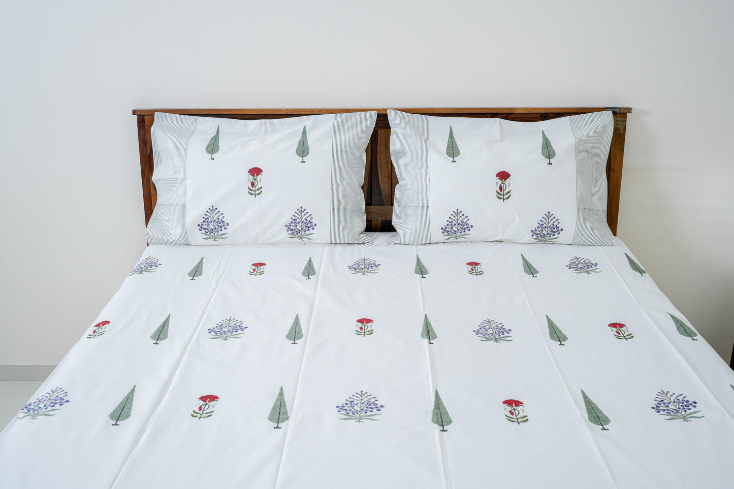 Bluebonnet and roses|| Handblock printed Bedsheet|Double bed: Queen Size|300 TC Premium Cotton|Complementing pillow covers