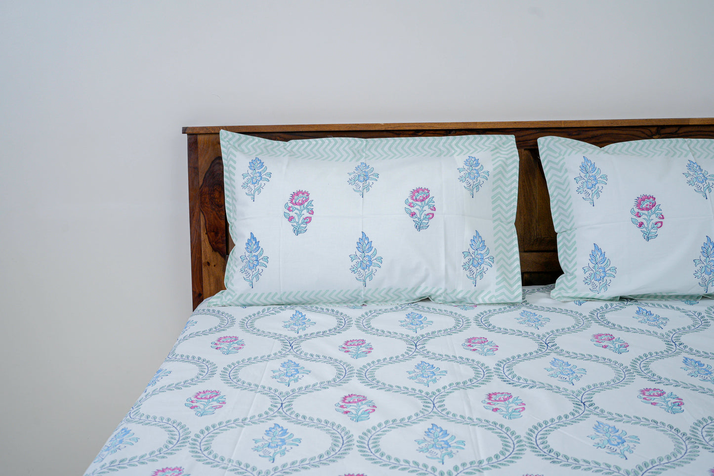 Shevanti| Handblock printed Bedsheet|Double bed: King Size |300 TC Premium Cotton|Reversibe pillow covers