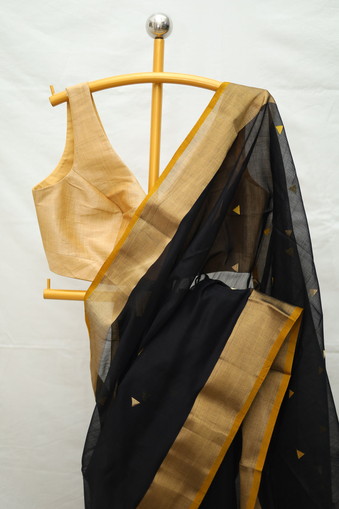 Maheshwari Triangle Butti Zari Border Saree # 42