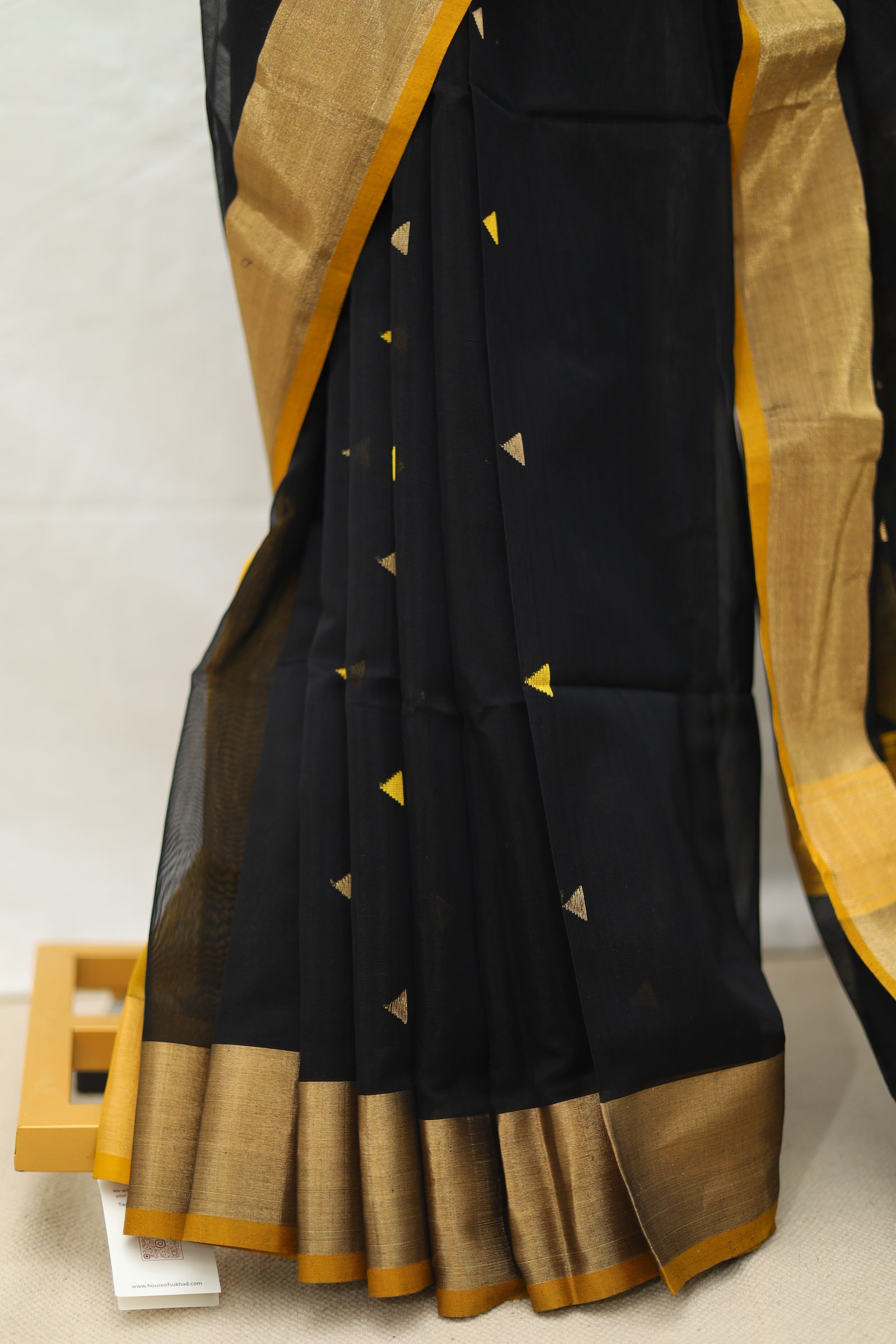 Maheshwari Triangle Butti Zari Border Saree # 42