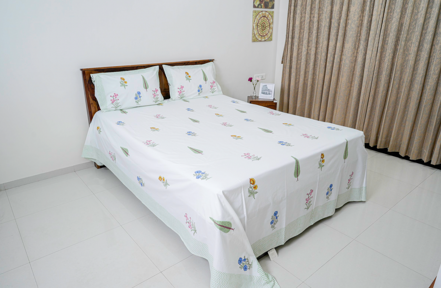 Rangbhari Bagiyaan  |Handblock printed Bedsheet|Double bed: King Size |300 TC Premium Cotton|Reversibe pillow covers