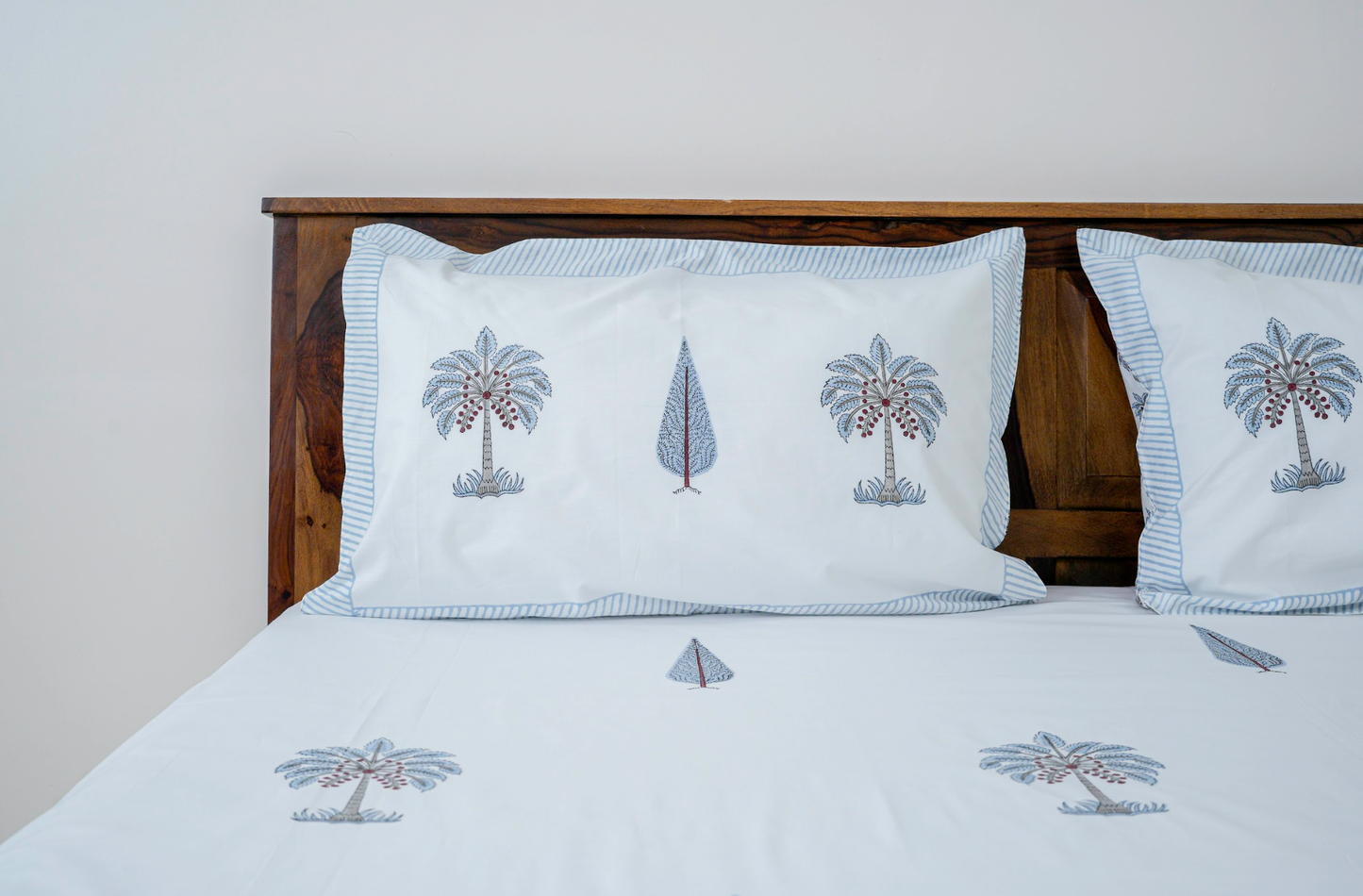 Cypress leaf and palm |Handblock printed Bedsheet|Double bed: King Size |300 TC Premium Cotton|Reversibe pillow covers