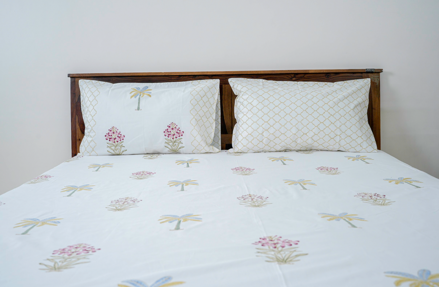 Palm and flowers|Handblock printed Bedsheet|Double bed: King Size |300 TC Premium Cotton|Reversibe pillow covers