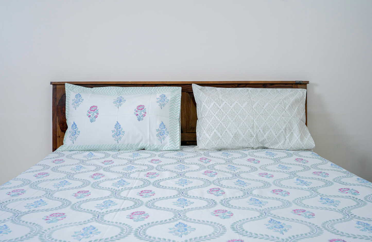 Shevanti| Handblock printed Bedsheet|Double bed: King Size |300 TC Premium Cotton|Reversibe pillow covers