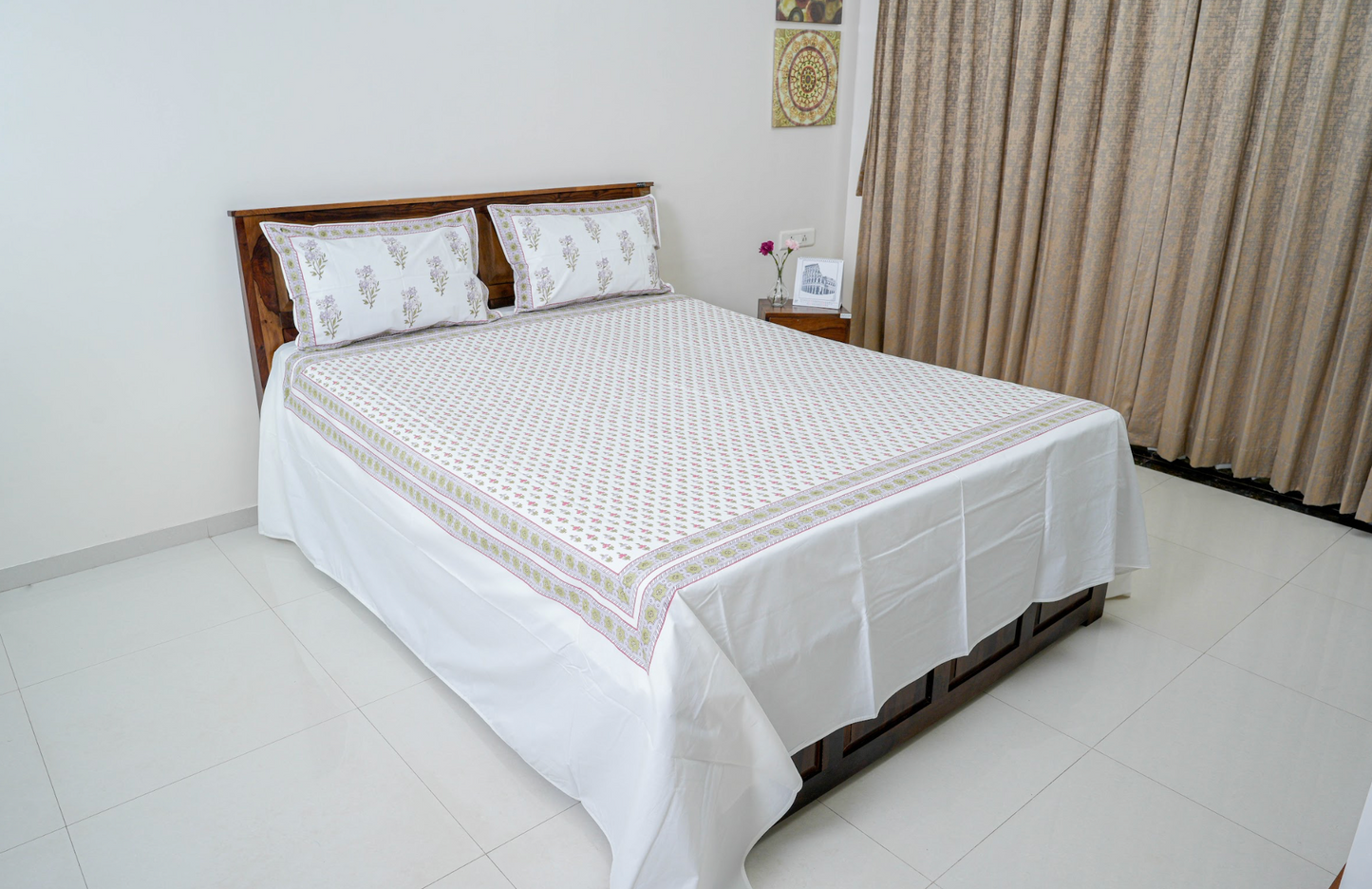 Dainty beauty | Handblock printed Bedsheet|Double bed: King Size |400 TC Premium Cotton| Complementing pillow covers