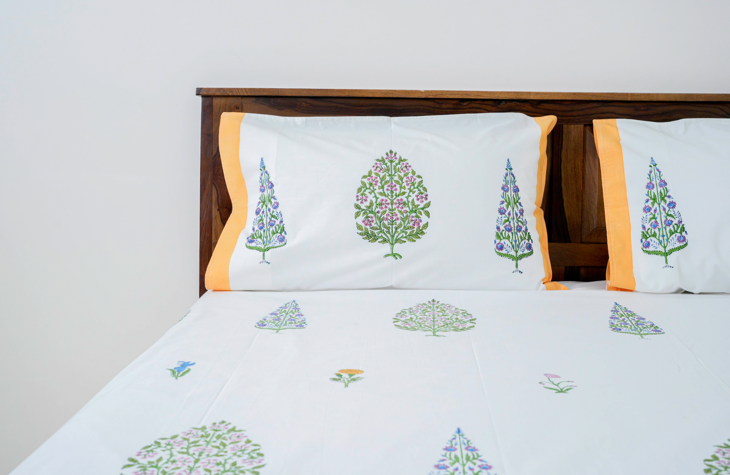 Happy Home|Handblock printed Bedsheet|Double bed: King Size |300 TC Premium Cotton|Reversibe pillow covers