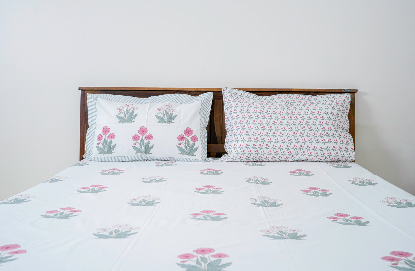 Hibiscus|Handblock printed Bedsheet|Double bed: King Size |300 TC Premium Cotton|Reversibe pillow covers