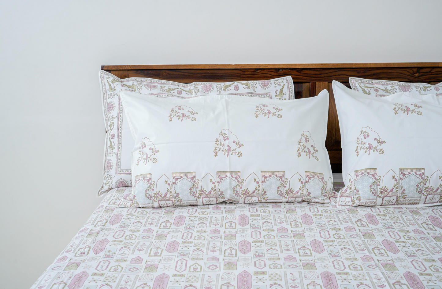 Lavender Love | Handblock printed Bedsheet|Double bed: King Size |400 TC Premium Cotton|4 Complementing pillow covers in two designs