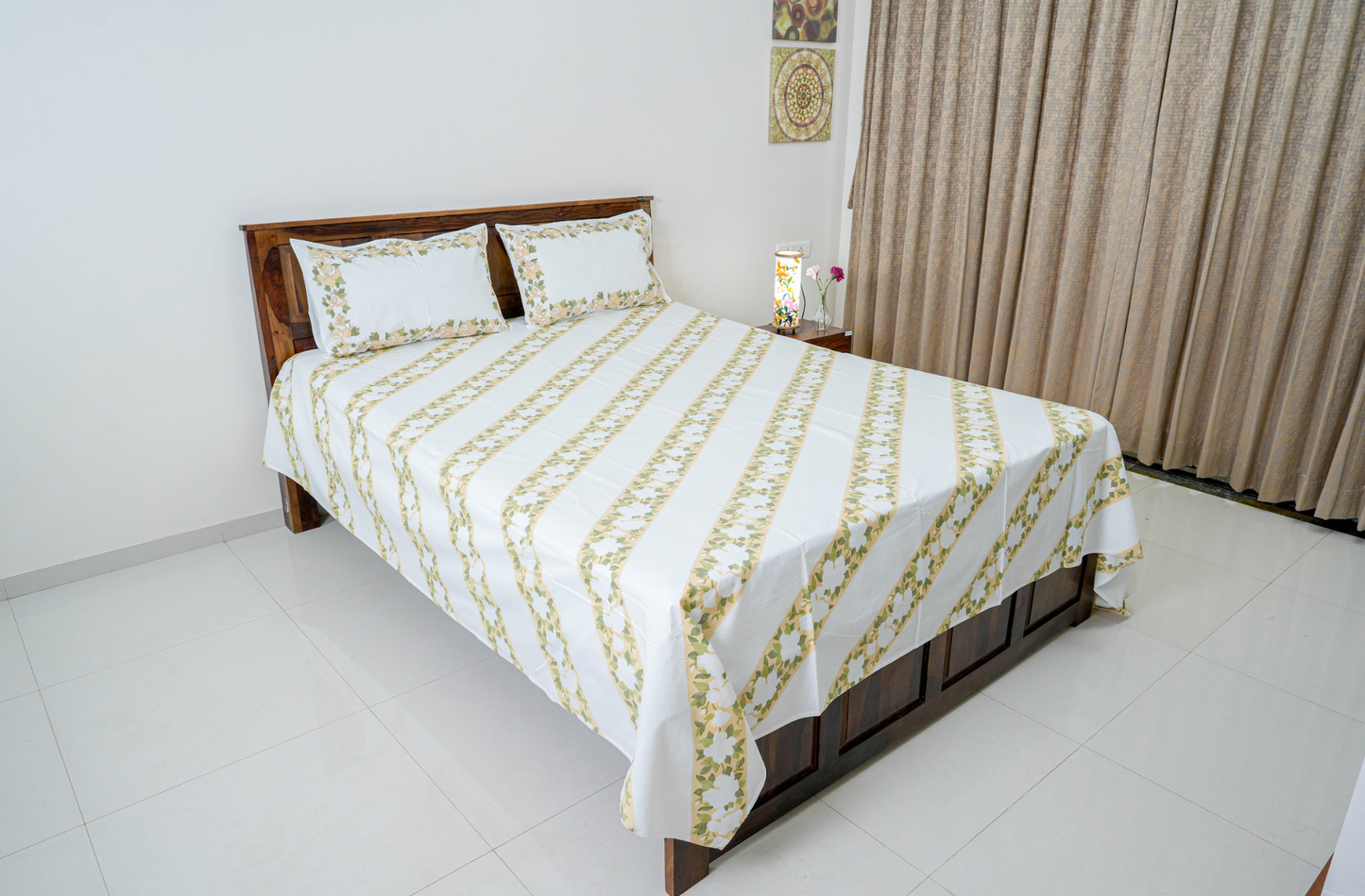 Pile Gulab | Handblock printed Bedsheet|Double bed: King Size |400 TC Premium Cotton|Complementing pillow covers