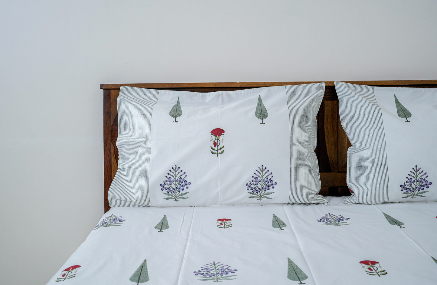 Bluebonnet and roses|| Handblock printed Bedsheet|Double bed: Queen Size|300 TC Premium Cotton|Complementing pillow covers