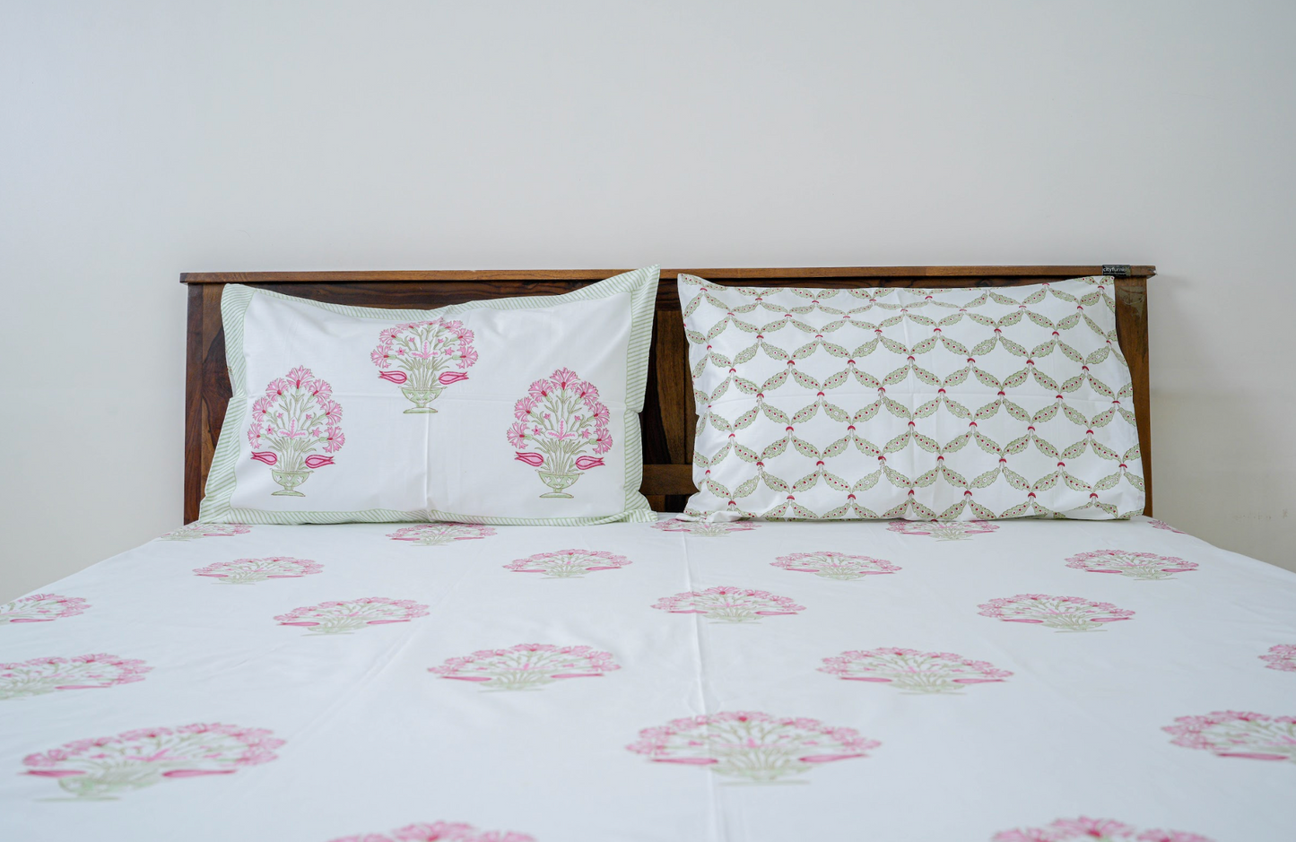 Guldasta l |Handblock printed Bedsheet|Double bed: Queen Size|300 TC Premium Cotton|Complementing pillow covers