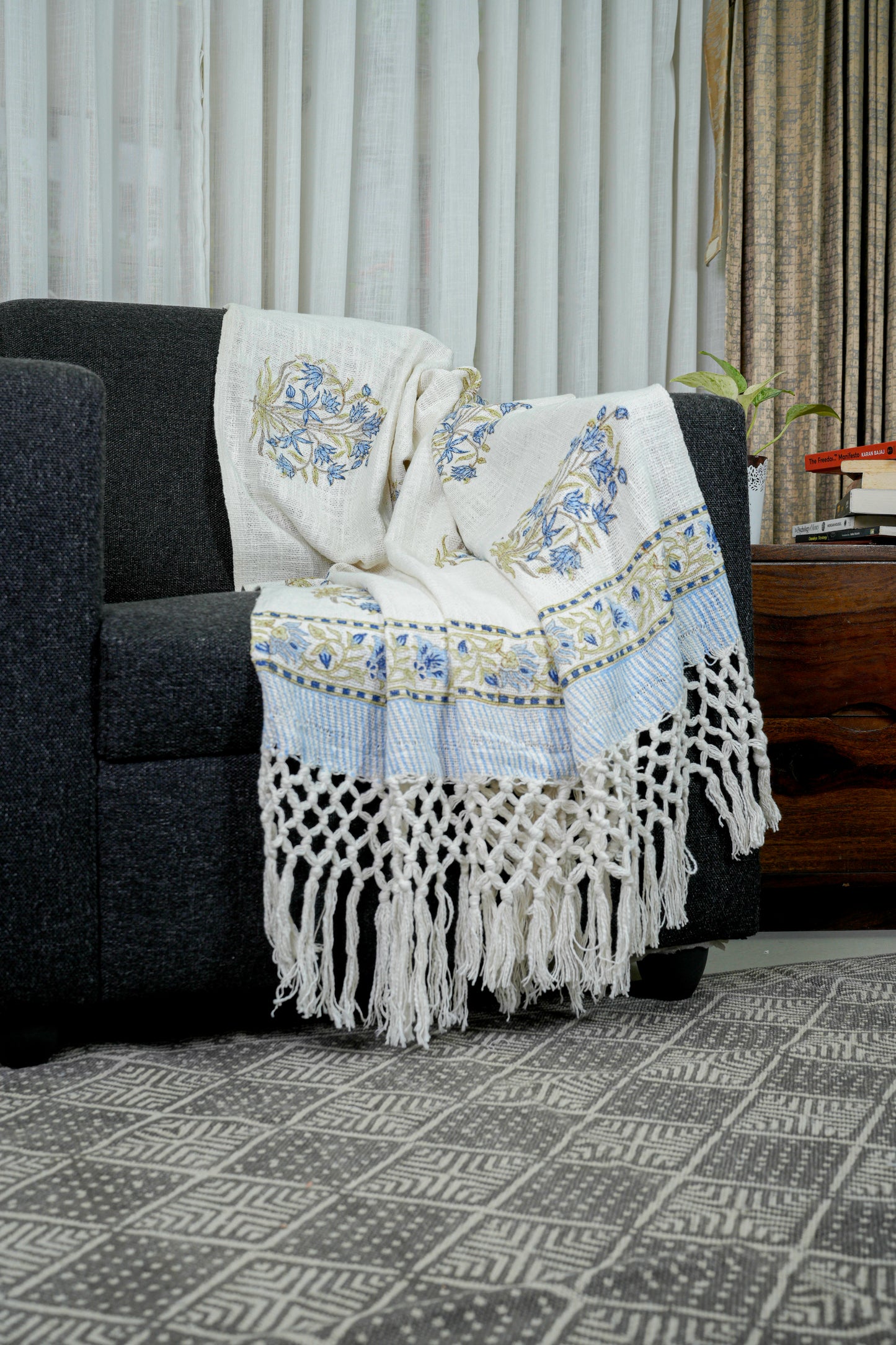 Handblock printed Sofa throw with tassels| Cotton Yarn